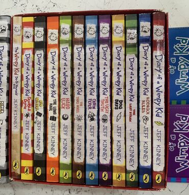 Книги, журналы, CD, DVD: Книжки “Diary of a Wimpy Kid” 12-в мягком переплете; 6-в твердом