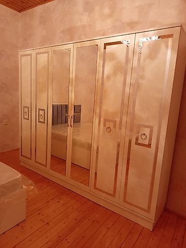 Sifarişlə ev mebeli: Düz dolab, Yataq otağı üçün, Qarderob, Açılan, Korpuslu, 5 qapı — 5
