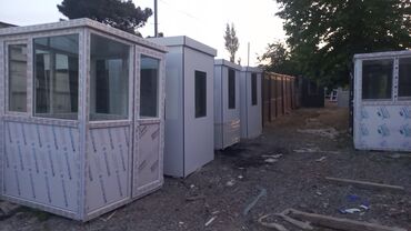 киоск: Hazır, yüngül konstruksiyalı mühafizə kabinələri. Bu kabinələr