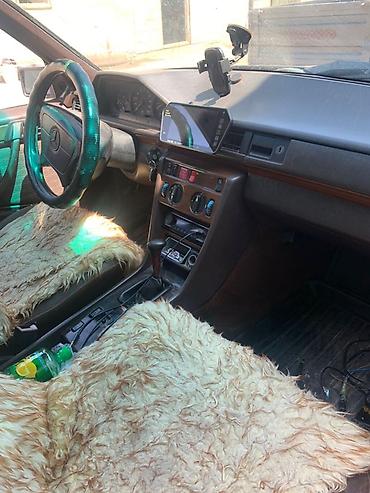 Продажа авто: Mercedes-Benz W124: 1989 г., Автомат, Седан — 4