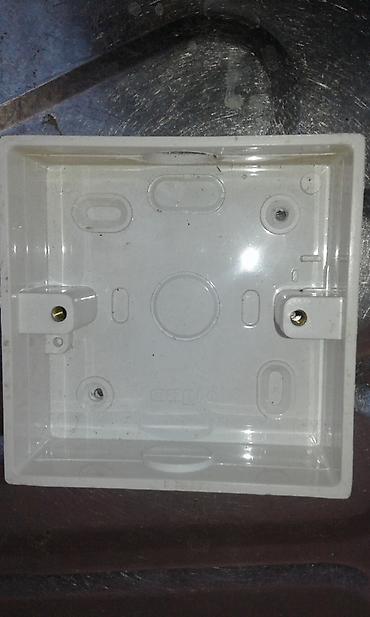 razetka: "Clipsal" elektrik yuvaları satılır. Telefon xətti və televizor anteni — 3