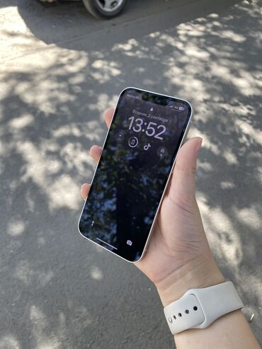 купить бу айфоны: IPhone 13, Колдонулган, 128 ГБ, Ак, Кабель, 63 %