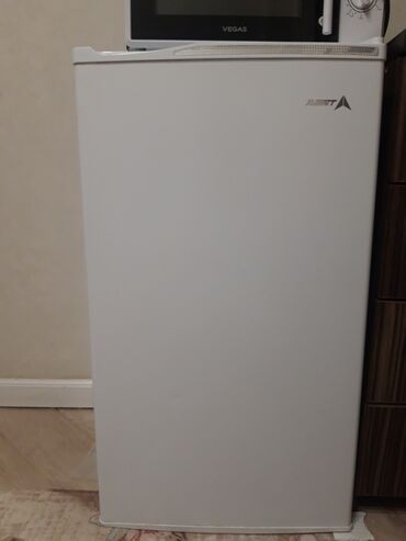 мини холадилник: Холодильник Avest, Б/у, Минихолодильник, 445 * 830 * 465