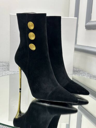 opposite novi pazar: High boots, 39