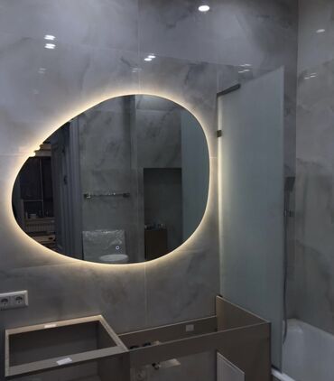 зеркало для ванны: Зеркало с подсветкой для ванной комнаты - Необычная асимметричная