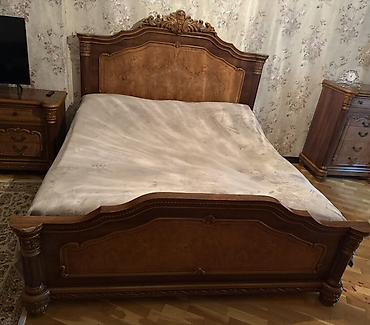 Мебель: Klassik üslubda tam yatacaq otağı dəsti Tərkib: - İki nəfərlik taxta — 3