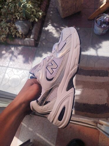 золотые цепочки женские фото цены бишкек: Мужские кроссовки, 42, New Balance, Новый, цвет - Белый, Самовывоз