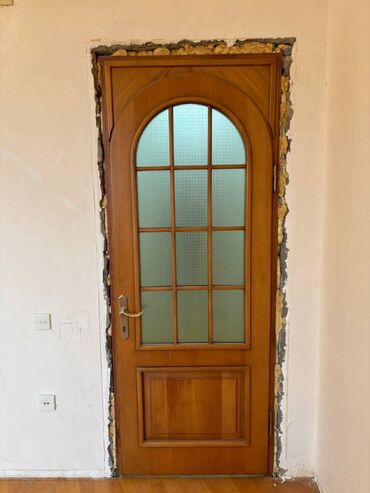 Otaq qapıları: 8 ədəd ev qapısı satılır. Fısdıq materialındandır. Yaxşı — 9