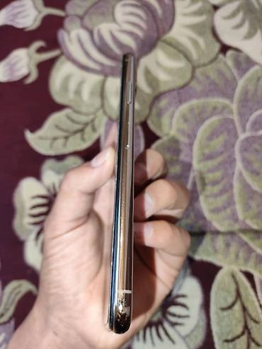 touch id: Смартфон с безрамочным экраном и вырезом под фронтальную — 2
