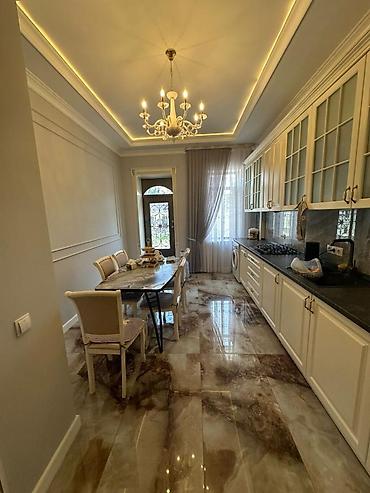 Продажа коттеджей и домов: Продается новый 2-этажный дом с отличным ремонтом 📍 Киргизия-1, ул — 5