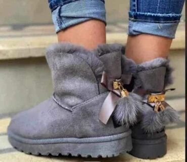 adidas nepromocive cizme: Ugg boots, color - Grey, 36