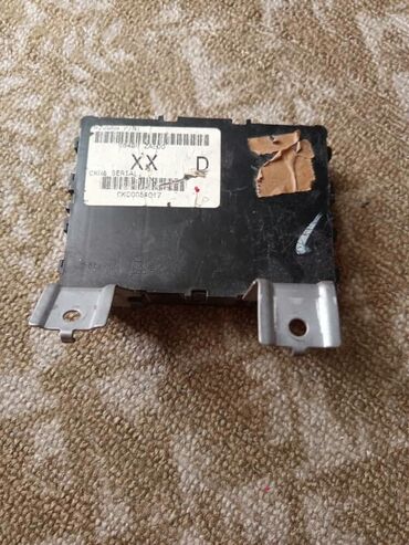 Другие детали для мотора: Нижняя подушка двигателя.Черный кронштейн из металла с креплением и — 6