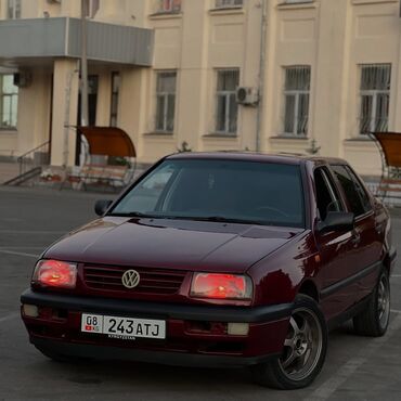меняю участок на авто: Volkswagen Vento: 1992 г., 1.8 л, Механика, Бензин