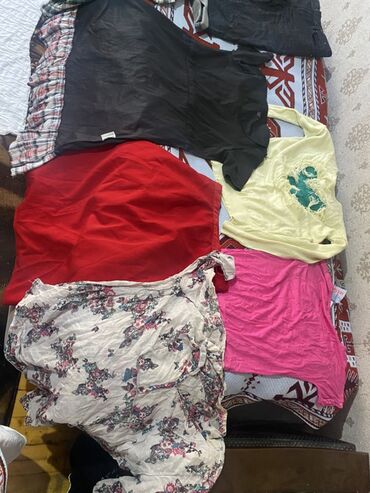Digər qadın geyimləri: 100 yaxındı hamısın götürene 1 manatdan tek-tek 1.50 — 10
