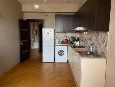 Uzunmüddətli kirayə mənzillər: Badamdarda 1 otaqlı tam əşyalı mənzil kirayə verilir. Divan açılır 1 — 7