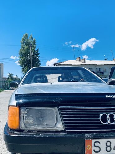 будка машина: Audi 100: 1985 г., 2 л, Механика, Бензин, Седан