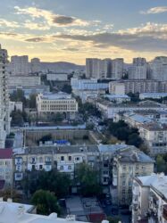 Köhnə tikili: Bakı, 3 otaqlı, Köhnə tikili, m. Elmlər Akademiyası, 210 kv. m — 30