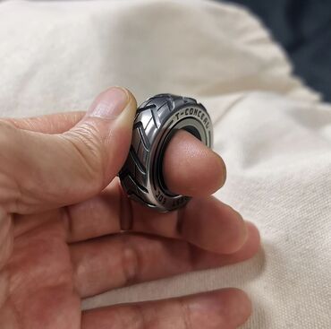 часы hublot механика: Магнитное кольцо-антистресс, сделанное из латуни и стали. При вращении