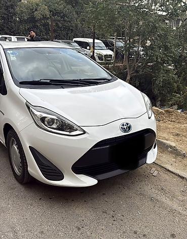 hybrid: Toyota Aqua hibrid hetçbek Xüsusiyyətlər: - Hibrid benzin-elektrik — 2