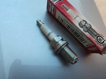 Auto delovi: Svećica Champion RC8BYC OE030 sa dva kraka. Imam 3 komada. Cena 350 na lalafo.rs — 3 Auto delovi: Svećica Champion RC8BYC OE030 sa dva kraka. Imam 3 komada. Cena 350 — 3