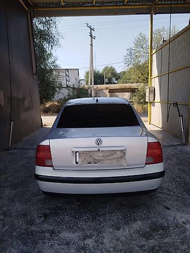 Унаа сатуу: Volkswagen Passat: 1998 г., 1.8 л, Кол менен иштөөчү, Бензин, Седан — 10