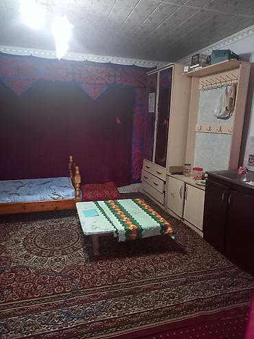 Долгосрочная аренда комнат: Сдается небольшая комната-студия с отдельным входом во двор через — 4