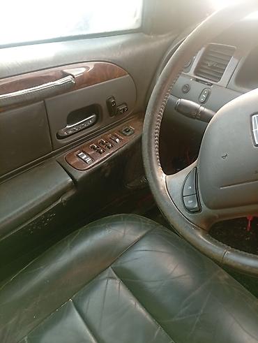 жили: Lincoln Town Car: 2000 г., 4.6 л, Автомат, Бензин, Лимузин — 4