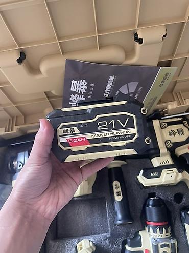dewalt dcd794d1: Аккумуляторный набор инструментов 21V в кейсе на колесах Состав — 5