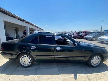 w210 lyuk: Mercedes-Benz E‑Class (W210) sedan - Korpus: qara/yaşıl tünd rəngli — 6