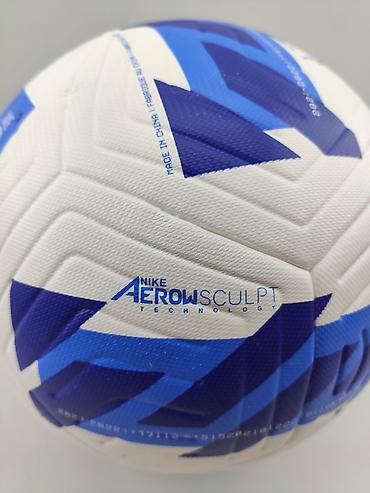 Toplar: Futbol topu "Nike". Keyfiyyətli və professional futbol topu. Metrolara — 4