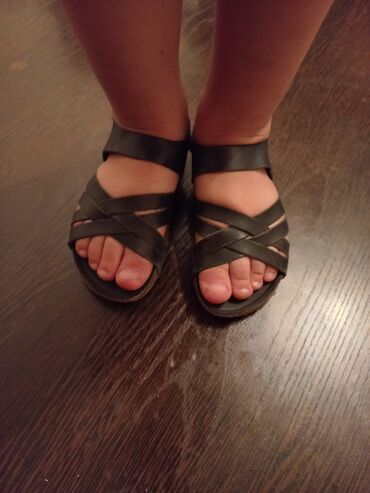 зара детская обувь: Кожаные летние сандали(девчачие) от фирмы ZARA 24 размера бу. По