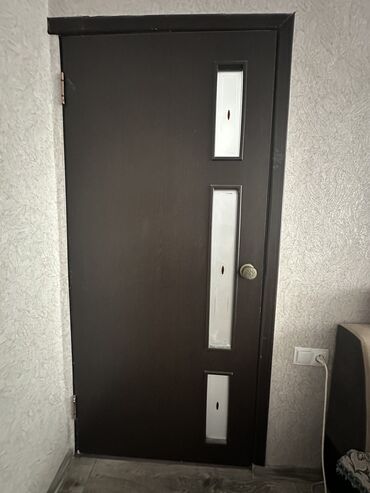 умывальник для частного дома: Межкомнатная дверь со стеклом, МДФ, цвет - Коричневая, 2000 * x 80 см, Б/у