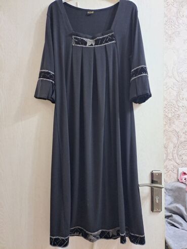 elbiseler: 42 razmer platya.Tund qaradl.Wekilde aclq duwub.5 manat