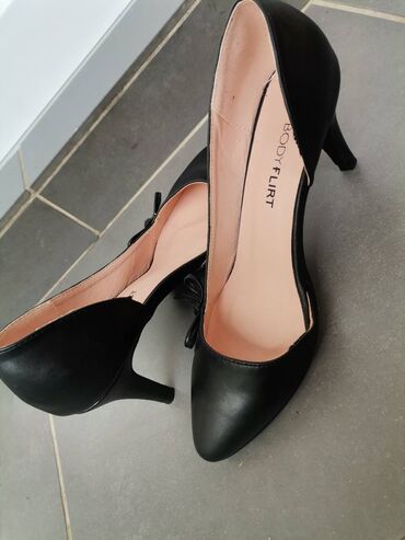 Salonke: Salonke, 38 — 9