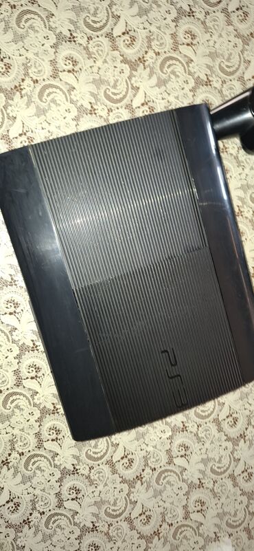 PS3 (Sony PlayStation 3): Ps3 super slim. Yaddaş 500 GB. heç bir problemi yoxdu. 2 ədəd orjinal — 2