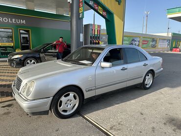 Mercedes-Benz E 320: 1998 г., 3.2 л, Автомат, Бензин, Седан