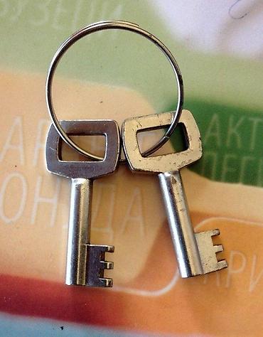 Ostali antikviteti: RAPID, katanac i ključ ili dva VINTAGE. 1. RAPID, katanac i dva ključa — 6