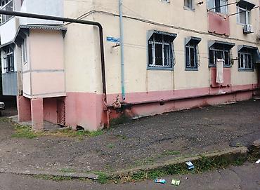 Köhnə tikili: Mingəçevir şəhər QRES qəsəbəsində, 4 saylı orta məktəbin yanında 5 — 21