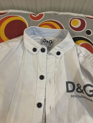 Köynəklər: Rubashkalar,ag ve mavi, next ve dolce,3-5 yasha,heresi 10 m.Dolce — 3