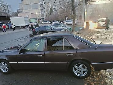 300 000: Mercedes-Benz W124: 1993 г., 2.2 л, Автомат, Бензин, Седан — 3