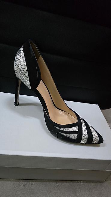 patike sa velikim donom: Elegantne ženske salonke sa visokom potpeticom - Model: špicasti vrh — 3