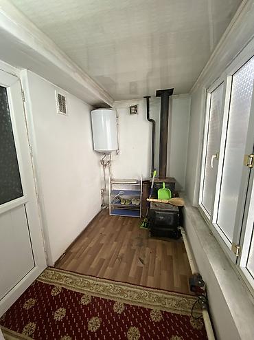 Продажа коттеджей и домов: Аскар Шакиров көчөсүнөн,жолдун боюнан жер үй сатылат 📍Жери 2 — 4