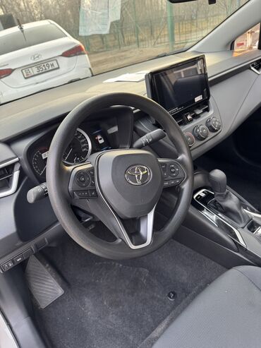 Toyota: Toyota Corolla: 2025 г., 1.2 л, Автомат, Бензин, Седан — 7
