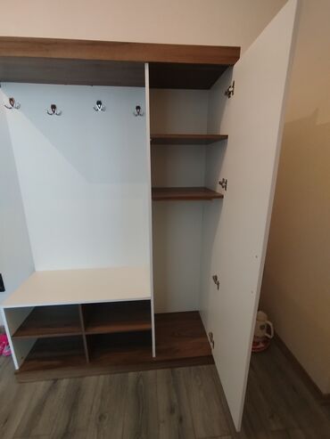 islenmis mebeller aliram: Evi satmaqimla əlaqədar satıram yeni kimidir.deyerinden ucuz satıram