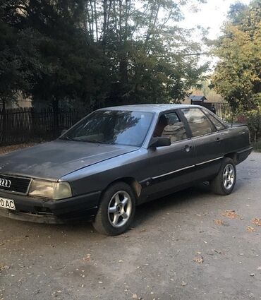 машина ферари: Audi 100: 1986 г., 2.2 л, Механика, Бензин, Седан