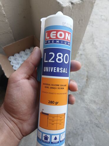 Сантехника: Universal silikon 50 manata satılır.Bir paketi 25 ədəddir. Bu
