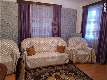 Divan və kreslo dəstləri: Qonaq otağı dəsti Tərkib: - Divan: 3 nəfərlik, yumşaq oturacaq və — 3