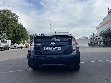 за неделю: Toyota Prius: 2015 г., 1.8 л, Автомат, Гибрид, Хэтчбэк — 6