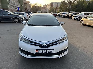 byd ev: Toyota Corolla: 2019 г., 1.8 л, Робот, Гибрид, Седан — 2