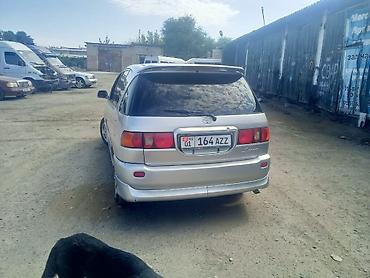 январи 5 1: Toyota Ipsum: 2000 г., 2 л, Автомат, Бензин, Минивэн — 4